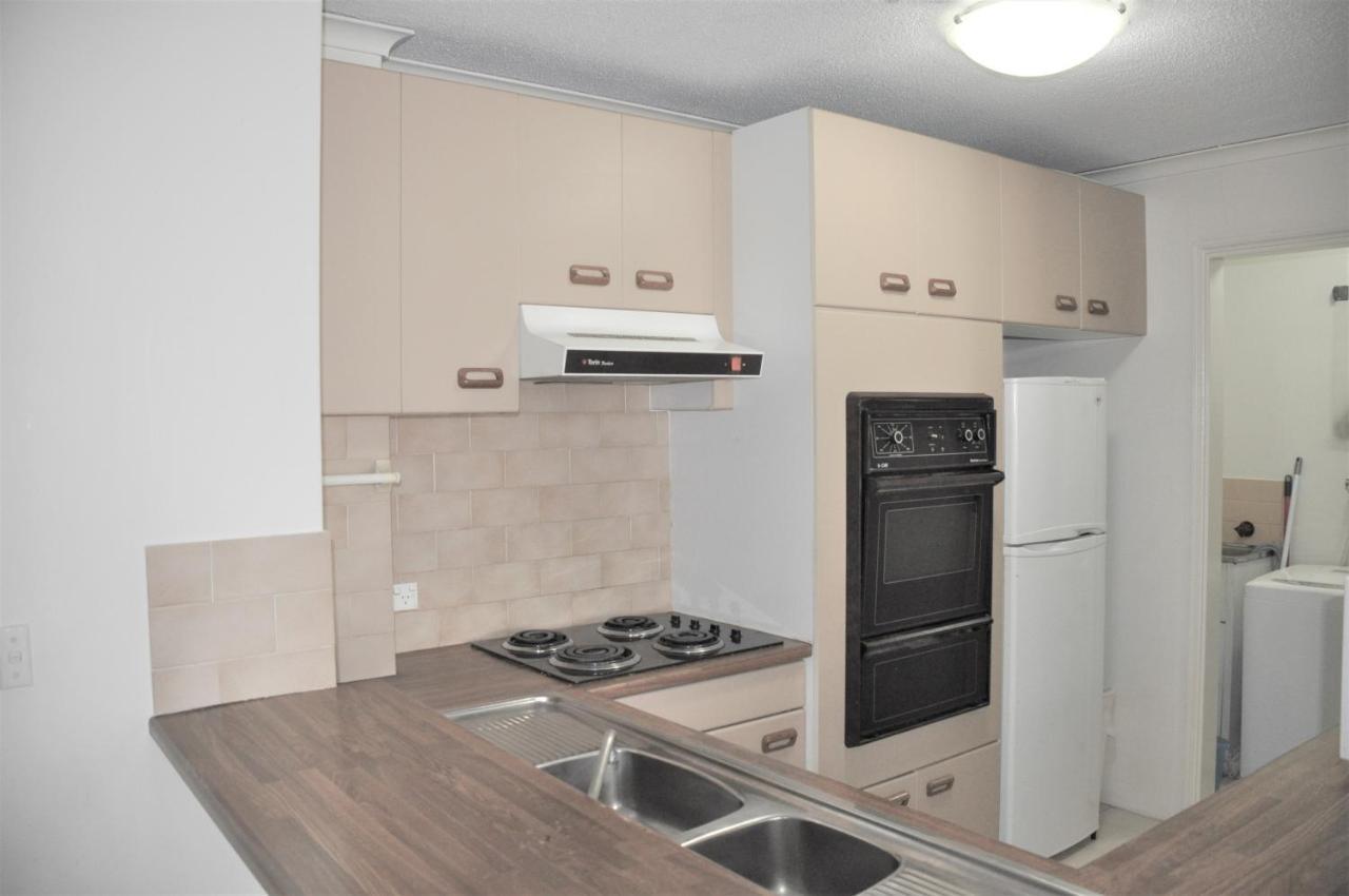 Accommodation Sydney - Kent Street Sydney Cbd Top Floor 2 Bedroom Apartment With Balcony Exterior photo