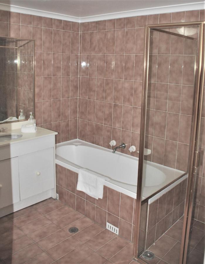 Accommodation Sydney - Kent Street Sydney Cbd Top Floor 2 Bedroom Apartment With Balcony Exterior photo