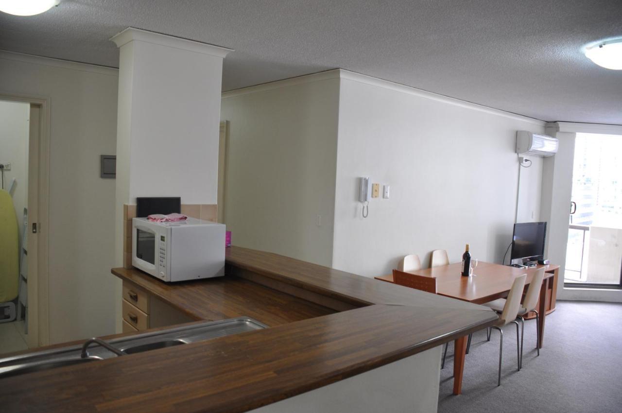 Accommodation Sydney - Kent Street Sydney Cbd Top Floor 2 Bedroom Apartment With Balcony Exterior photo